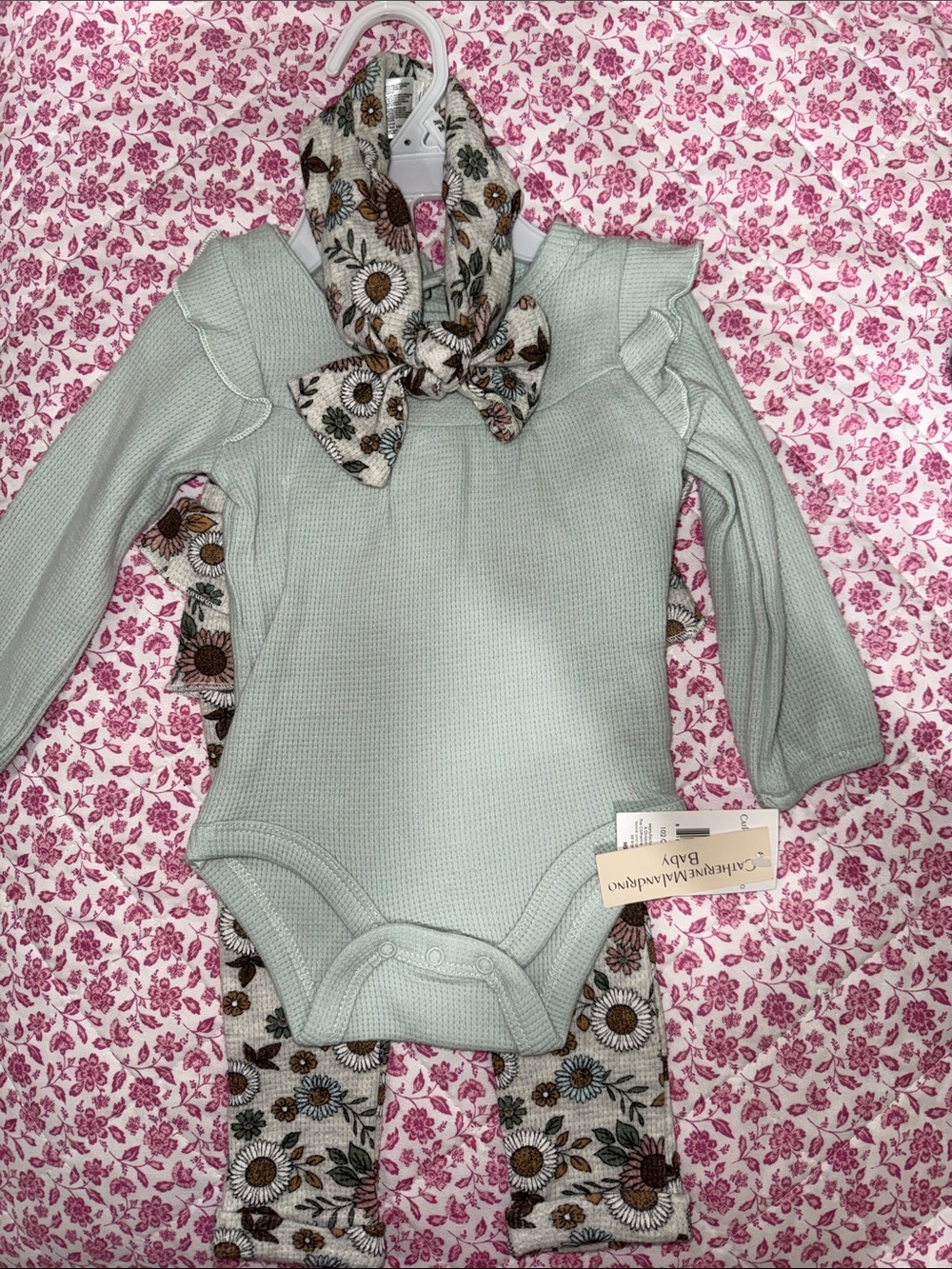 NWT Catherine Malandrino Baby 2-Piece Outfit Set –3-6 Months